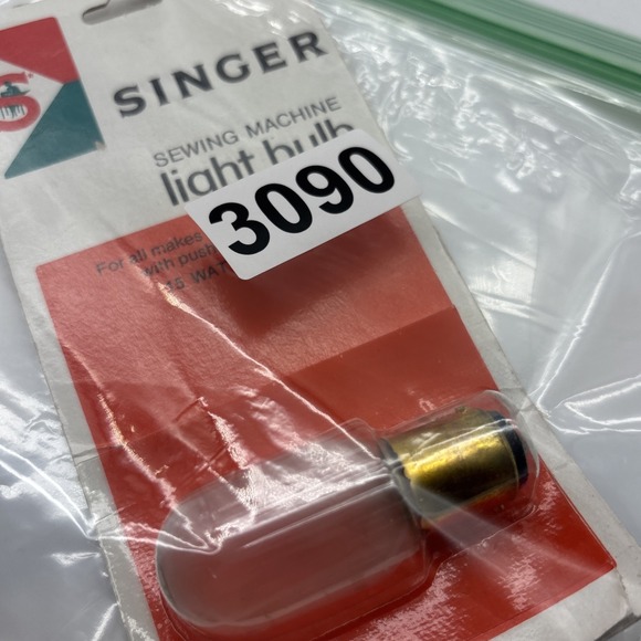 Singer Sewing Machine LIGHT BULB Style L 15w 120v Push In Socket Vintage NOS - Picture 7 of 7